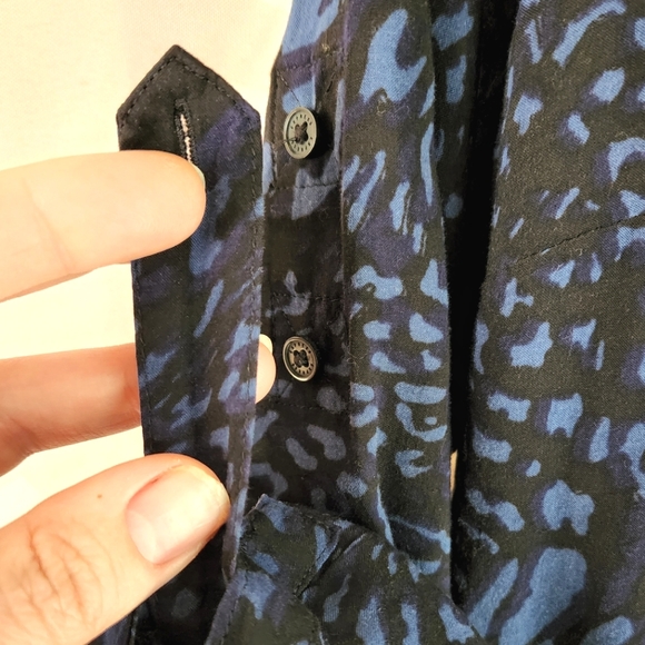 Express - Long Sleeve Button Down Shirt - Black & Blue Animal Print - Size L - Picture 6 of 10